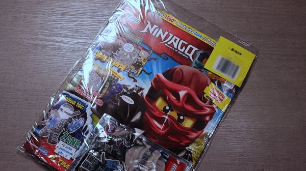 Revista Lego NINJAGO, Minifigurina ZANE cu PUTEREA ELEMENTELOR